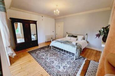 游客公寓 Luxury 5 Bed Villa   Winfields House