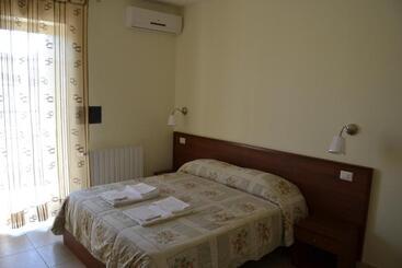 بنسيون Guesthouse Holiday Formia Beach