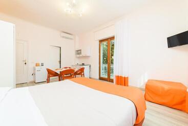 פנסיון Estate4home   Casa Laura