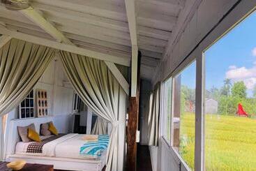 פנסיון Kampoeng Saya