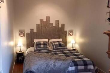 דירות לתיירים Kervig House