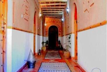 بنسيون Auberge Des Peupliers Café Restaurant