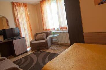 بنسيون Guest House Lidia