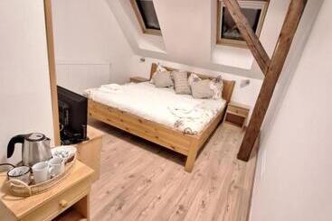 膳宿费 Penzion V Suchu