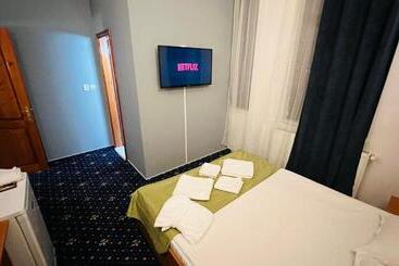 פנסיון Vila Themis