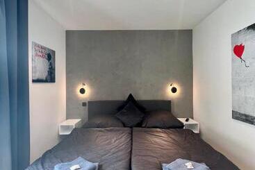 Жильё для туристов Auslese 54 Direkt Am Moselufer Gästezimmer & Ferienwohnung