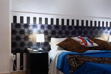 مبيت وإفطار La Reina De Gran Via   Parking Tph