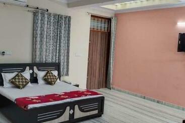 فندق Oyo 82088  Hastinapur Residency Near Jaipur Airport