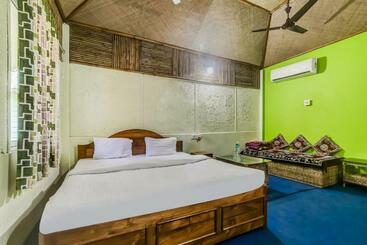 Отель Oyo 82593 Dooars Green Resort