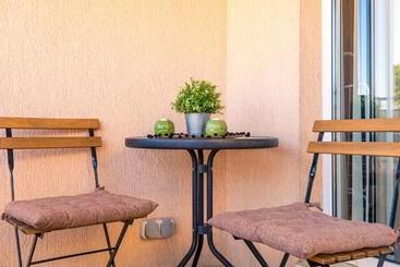 Apartamenty turystyczne Nice 1bd Apartment Next To Medical University