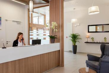 בית מלון כפרי Nehô Suites Porte De Genève   Gare Annemasse