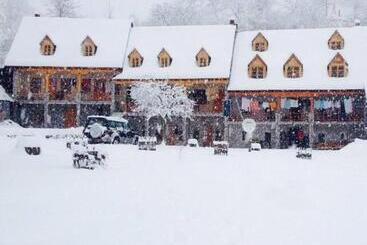 Пансион Bujtina Harusha