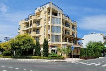 בית מלון כפרי семеен хотел империал