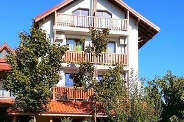 בית מלון כפרי семеен хотел къща тодорови