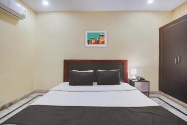 ホテル O Anuguna Tulasi Grand Near Jntu University Hyderabad