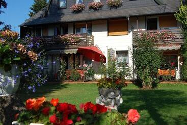 ペンション Haus Ingrid