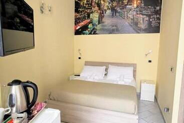 تختخواب و صبحانه Duomo 152 Napoli