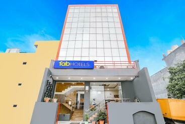 Fabhotel Royal Stay I