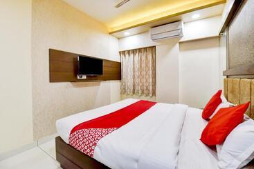 Отель O Suman Palace