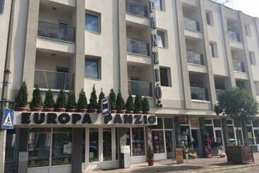 مبيت وإفطار Európa Panzió