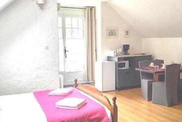 ベッドアンドブレックファースト Chambres D Hôtes La Cavalière