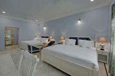 Отель The Mount Bungalow Mount Abu