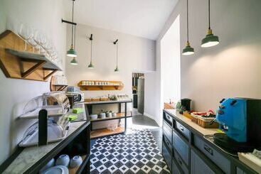 تختخواب و صبحانه The Duomo House By House In Naples