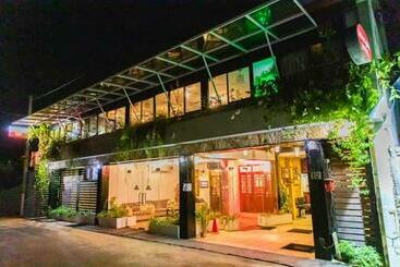 בית מלון כפרי Chinese Lotus Luxapathiya   Shanghai