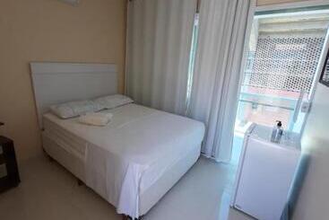 פנסיון Seasun Suítes