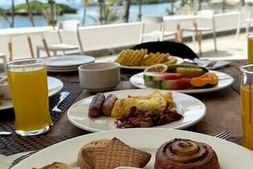 Hotel Barracuda Inn Resort