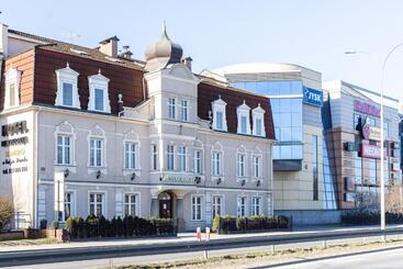 酒店 Diamond W Białym Dworku