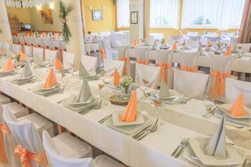 Lipa Hotel és étterem