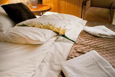 בית מלון כפרי Mcm Plus