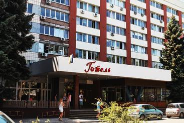 בית מלון כפרי And Restaurant Complex Mykolayiv