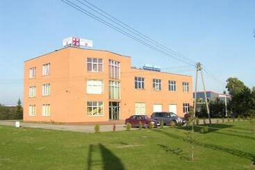 ホテル Noclegi Apro