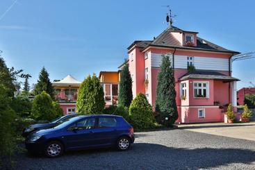 فندق Pension Rainbow