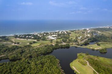 Indura Beach & Golf Resort Curio Collection By Hilton