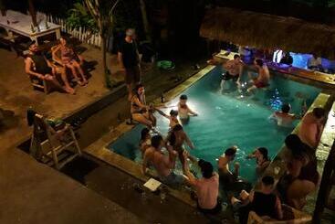 פנסיון Deep House Bungalows