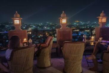 بنسيون Hill View