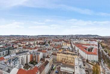 آپارتمان‌های توریست‌ها Sky9 Apartments District 3