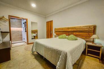 호스텔 Pousada Victoria Villa By Nacional Inn A 800 Metros Da Vila Capivari