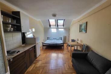 بنسيون Casa Nora