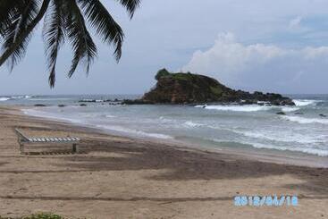 Пансион Mirissa Ocean Breeze