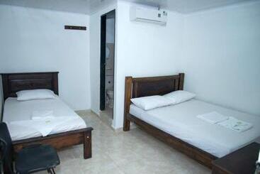 Aparta Hotel El Cacique Upar