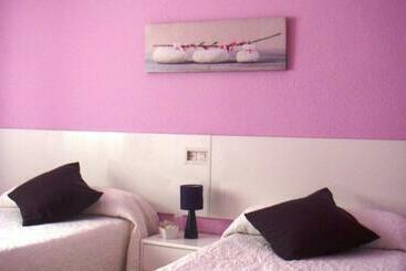 مبيت وإفطار Pensión Room Pamplona