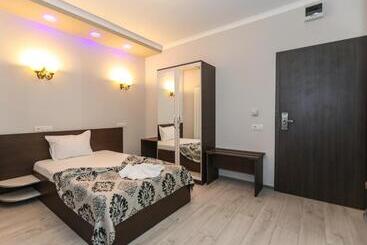 فندق Holiday Maria