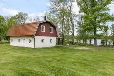 ツーリストアパートメント Large Holiday Home At Bolmstad Sateri By Lake Bolmen
