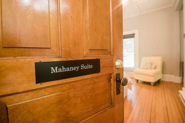 Жильё для туристов Mahaney Suite Bw Boutique