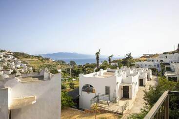 游客公寓 Peaceful Villa With Shared Pool, Balcony, Terrace And Backyard In Bodrum