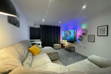 ツーリストアパートメント Smart Apartment Close To Watford Atria And Station